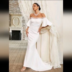 NWT Off Shoulder Contrast Mesh Mermaid Hem Wedding Dress Size Small